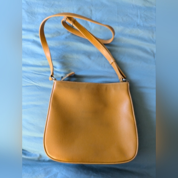 Matt & Nat Mara Vegan Leather Hobo Bag mustard - Picture 3 of 5
